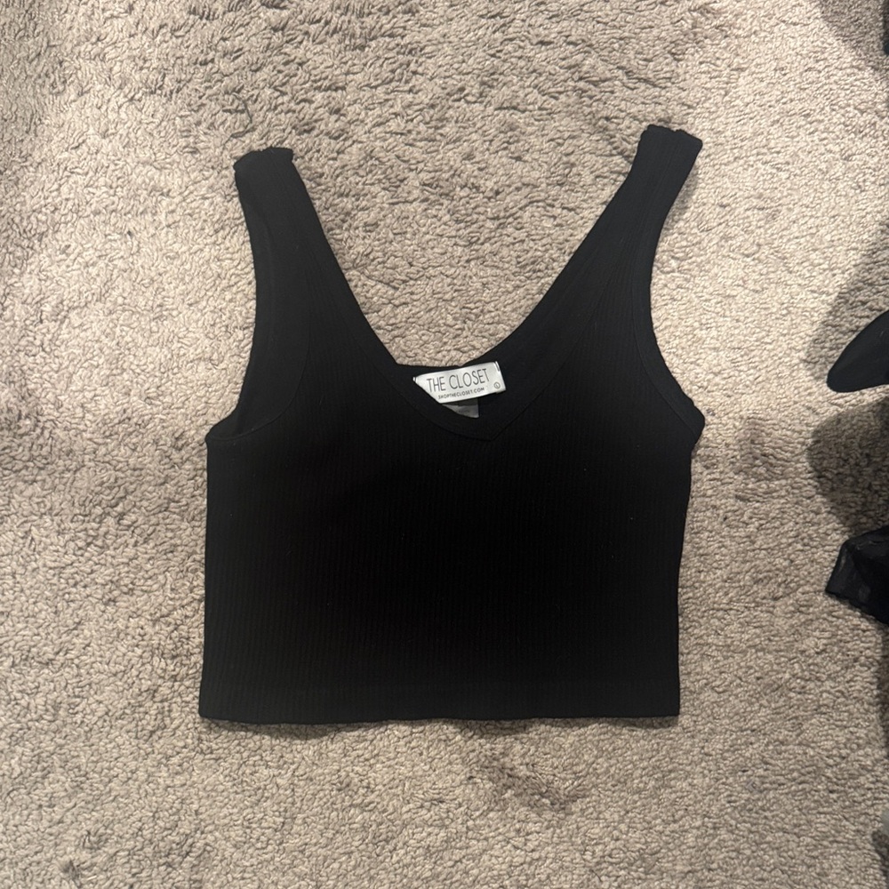 Closet Elegant Black Ribbed Crop Top